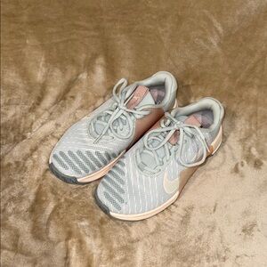 Nike Women's Sneakers in Gray and Pink